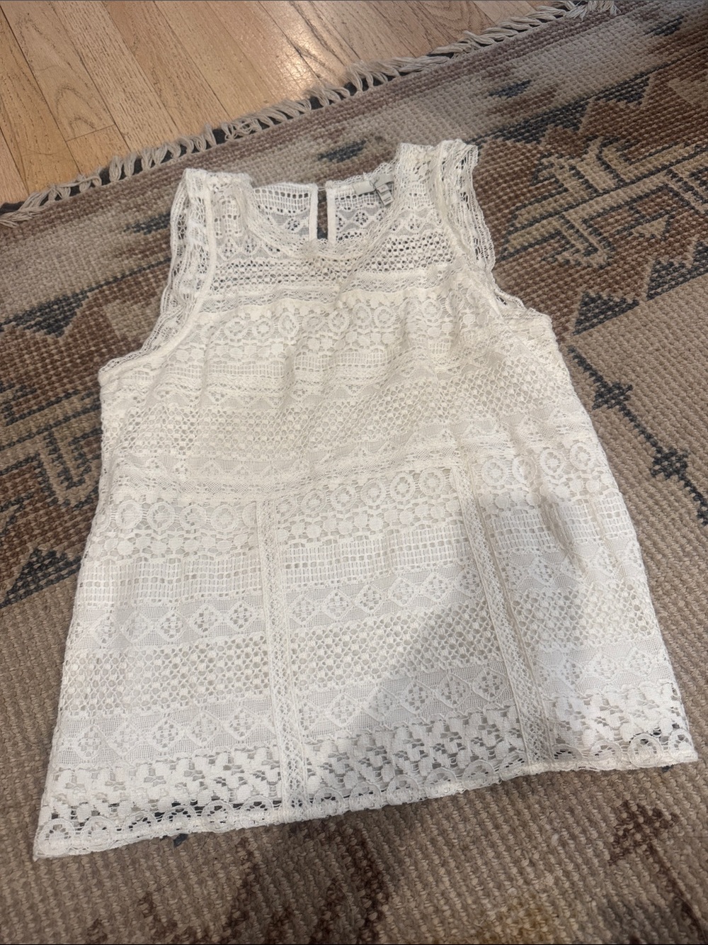 Joie White Lace Sleeveless Blouse
